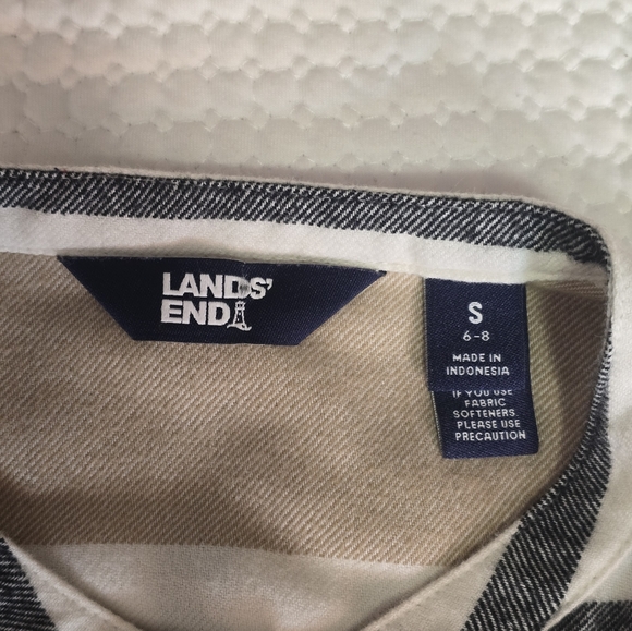 •215• Lands End Top - Picture 8 of 9